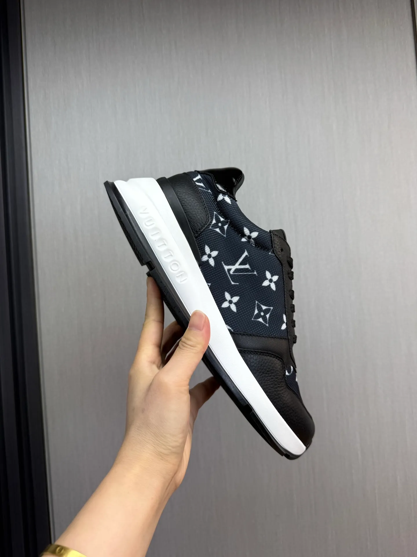 Men's shoes 💰800💰 LOUIS VUITTON [Luden Yiwei] Brand new trendy Lv is on the market 🎁, casual and fashionable men's shoes 👟Original 1:1 shipment✅ The upper is made of imported brand leather + cowhide lining, the original wear-resistant rubber outsole, the version is simple and elegant, exclusive for trendy men. 38-44 (customized at 38.45)